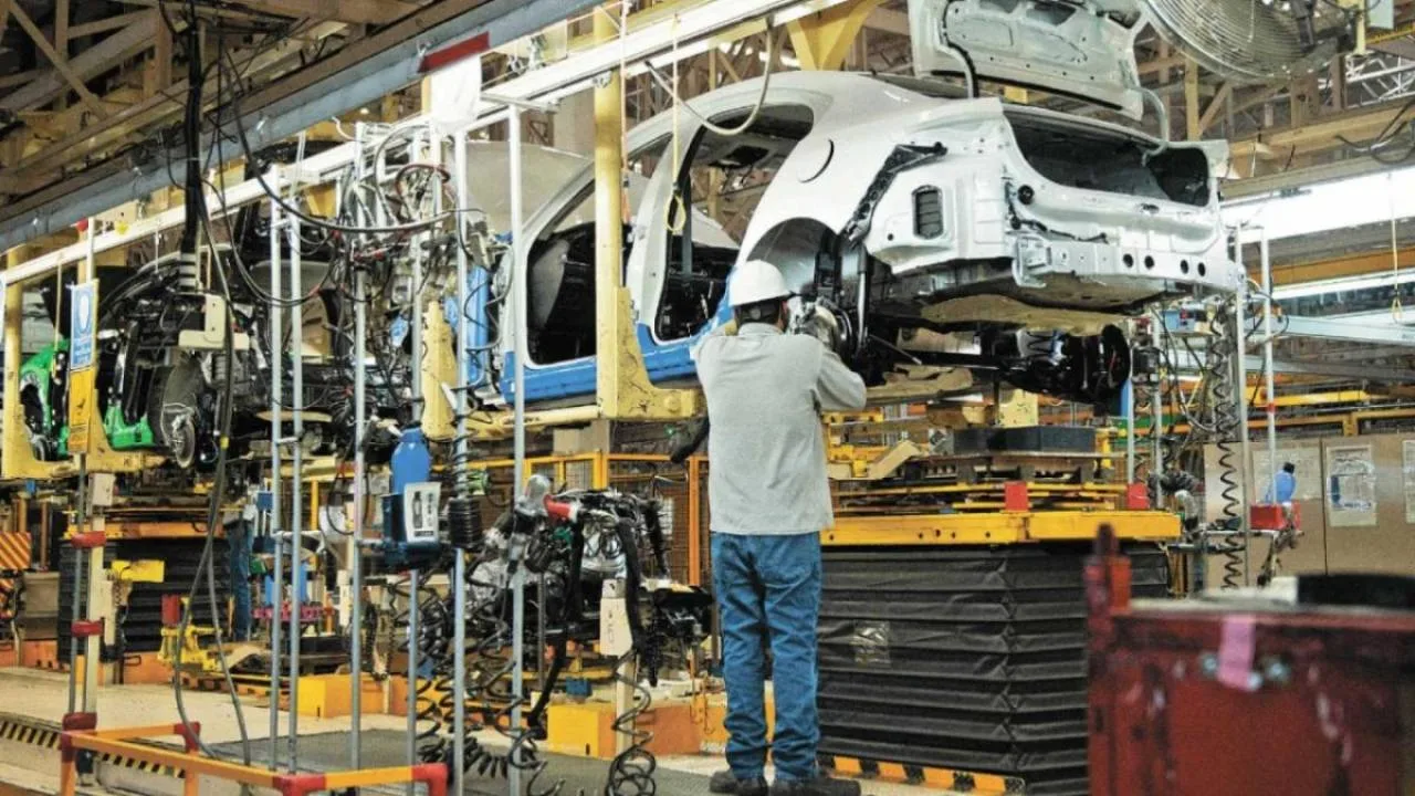 Construcción en modo serrucho: cayó 4,1% en junio pero cierra semestre con leve alza
