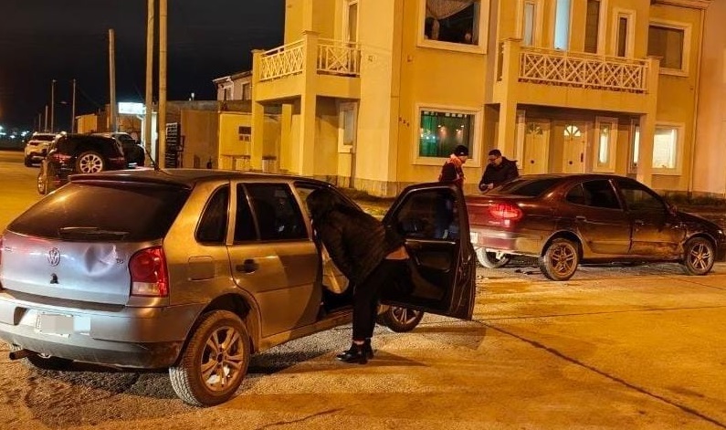 Conductora lesionada en choque entre un Mégane y un Gol en Río Grande
