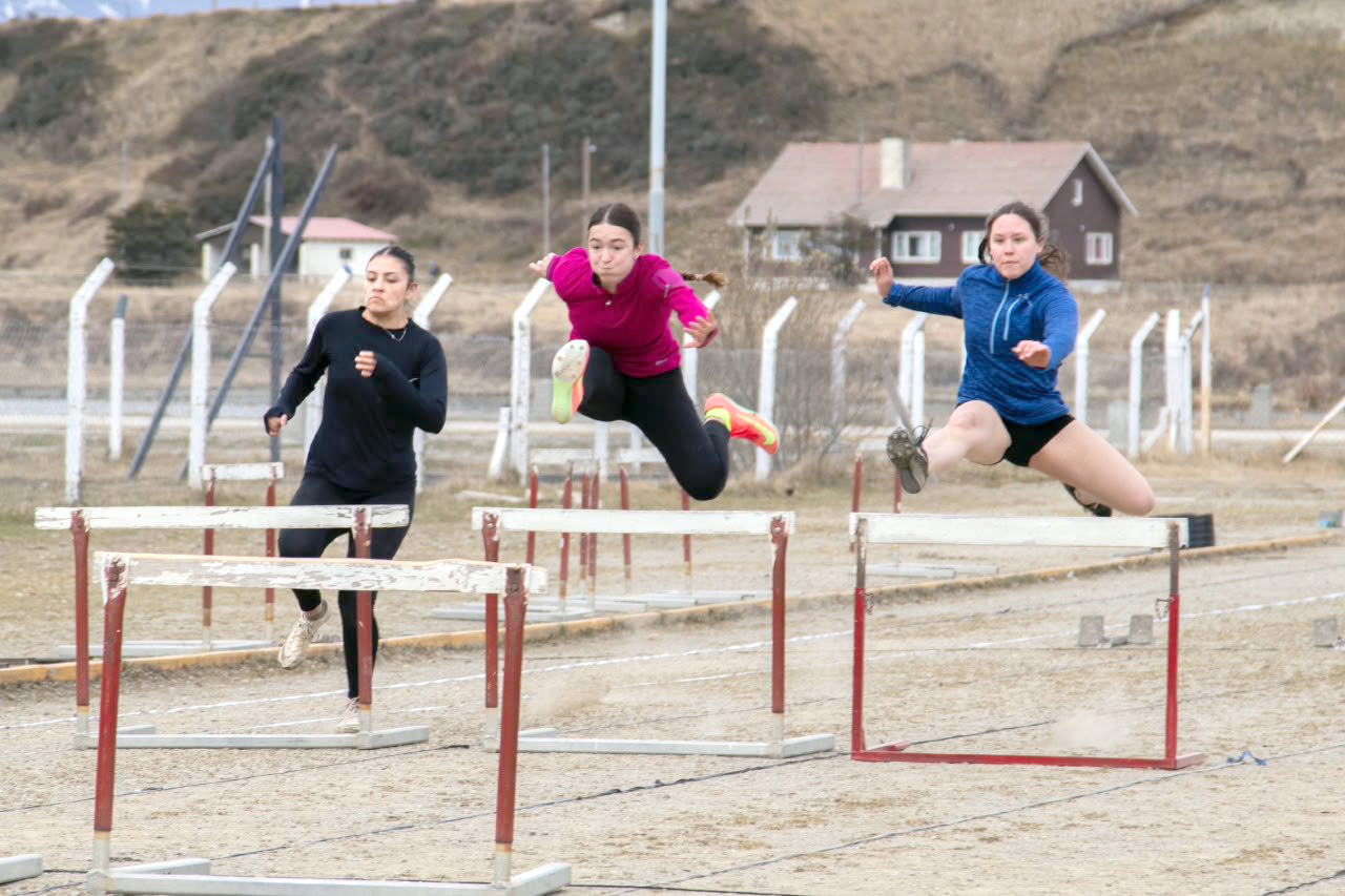 Finalizaron los Juegos Fueguinos de Atletismo 2026 con cierre en Ushuaia