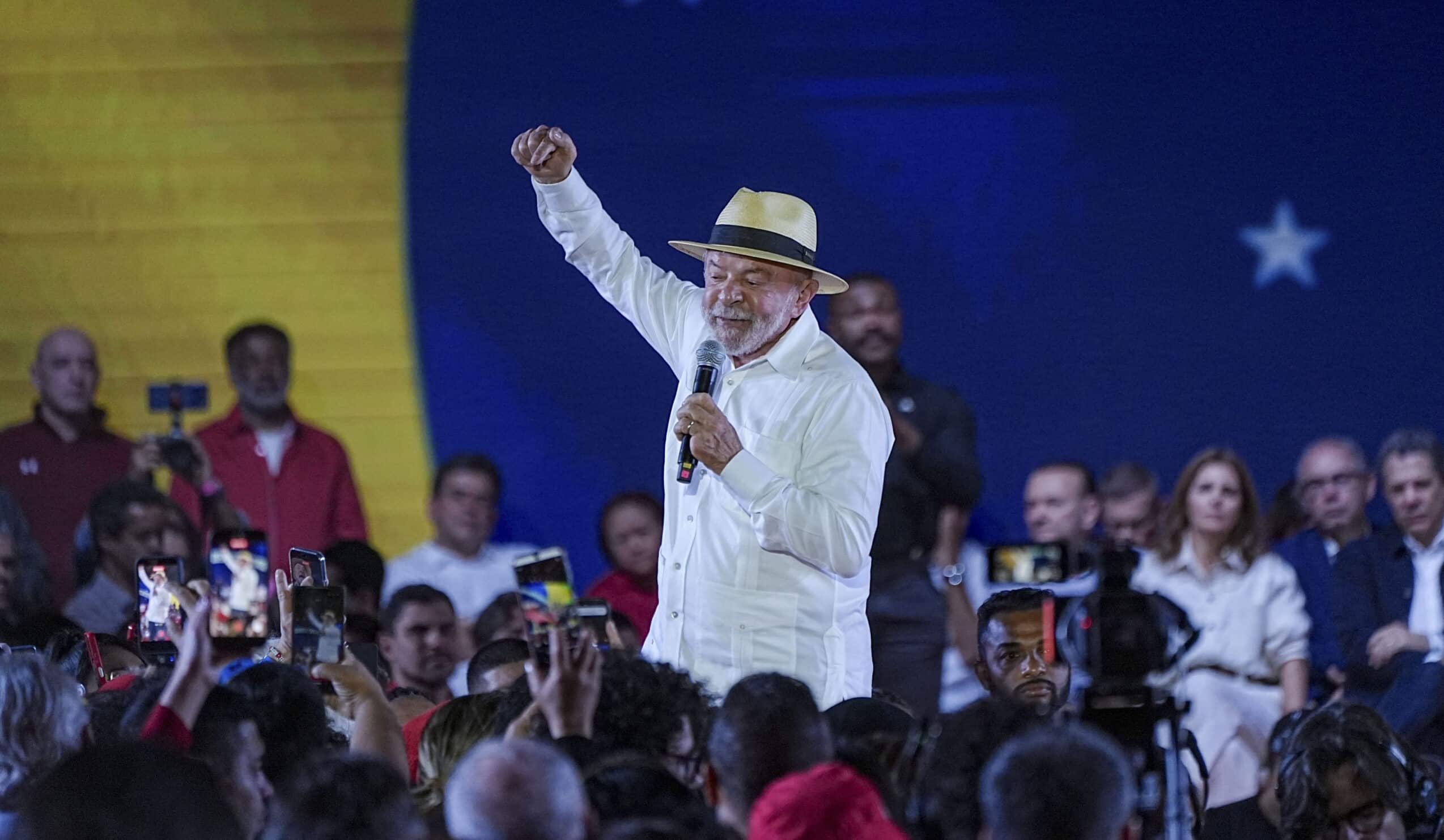 Lula celebra en Brasil la eliminación de la jornada laboral 6×1