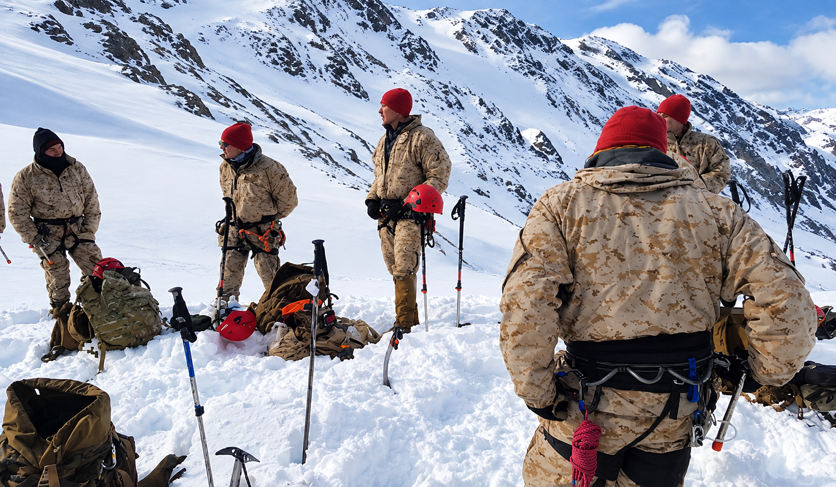 Marines estadounidenses expertos en clima frío realizan intercambio con el BIM 4 en Ushuaia