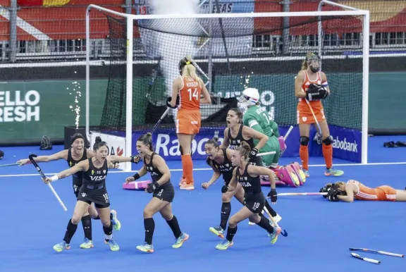 Las Leonas vencieron a Países Bajos en los penales y conquistaron su tercer Mundial de hockey