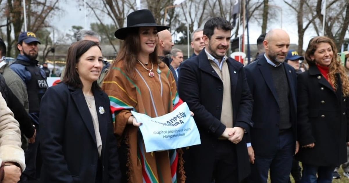 Villarruel se mostró con el titular de la UCR y pidió eliminar retenciones
