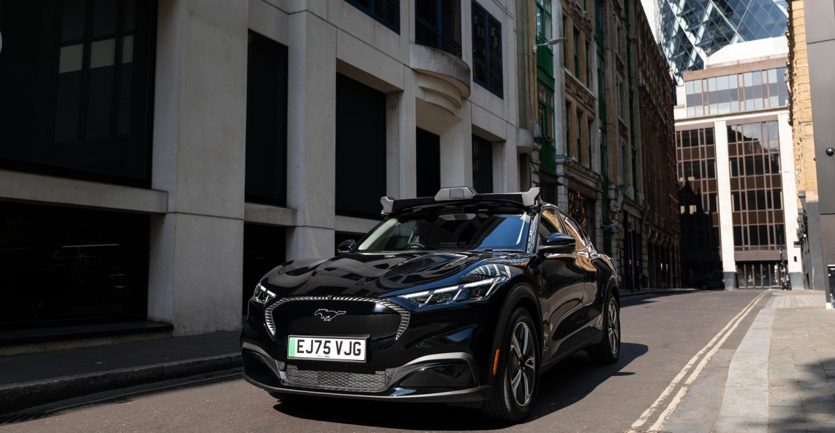 Uber gana la carrera y lanza los primeros robotaxis en Londres