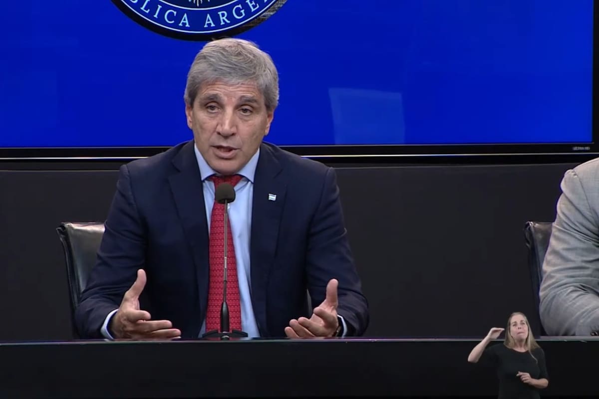 Flexibilización del crédito en dólares: qué cambia, riesgos y si realmente reactiva la economía