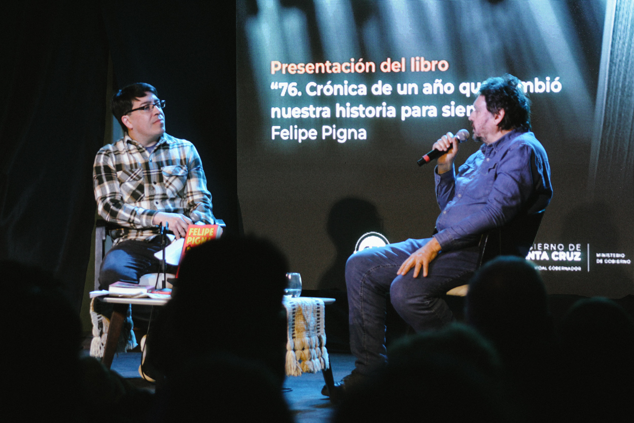 Felipe Pigna llenó el Auditorio Villarreal con su charla sobre 1976 en la Feria del Libro