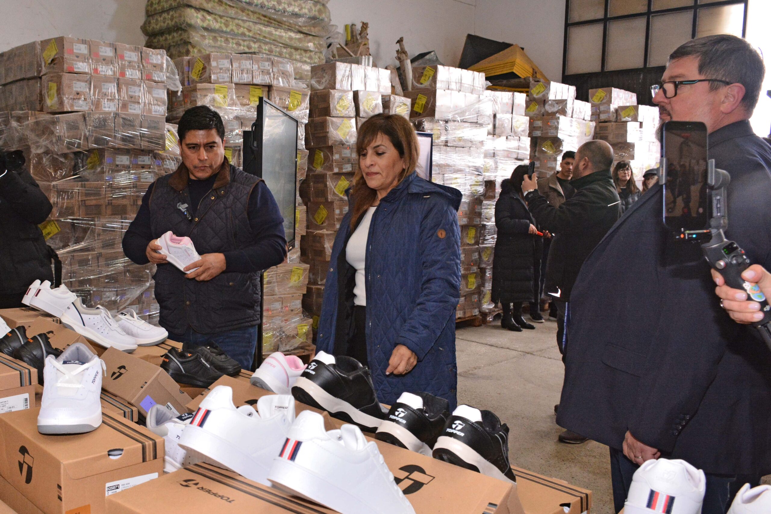 Inscripción para 40.000 pares de zapatillas escolares arranca este viernes en Santa Cruz